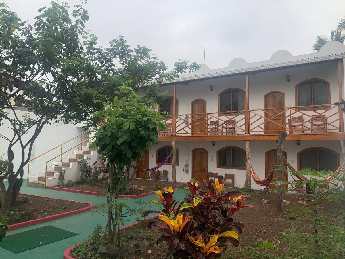 Hostal White House Galapagos Puerto Ayora  Eksteriør billede