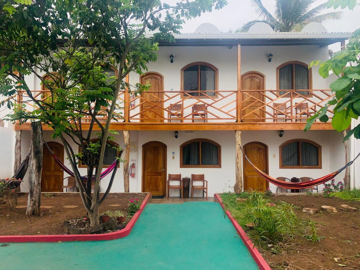 Hostal White House Galapagos Puerto Ayora  Eksteriør billede