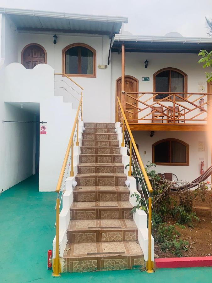 Hostal White House Galapagos Puerto Ayora  Eksteriør billede