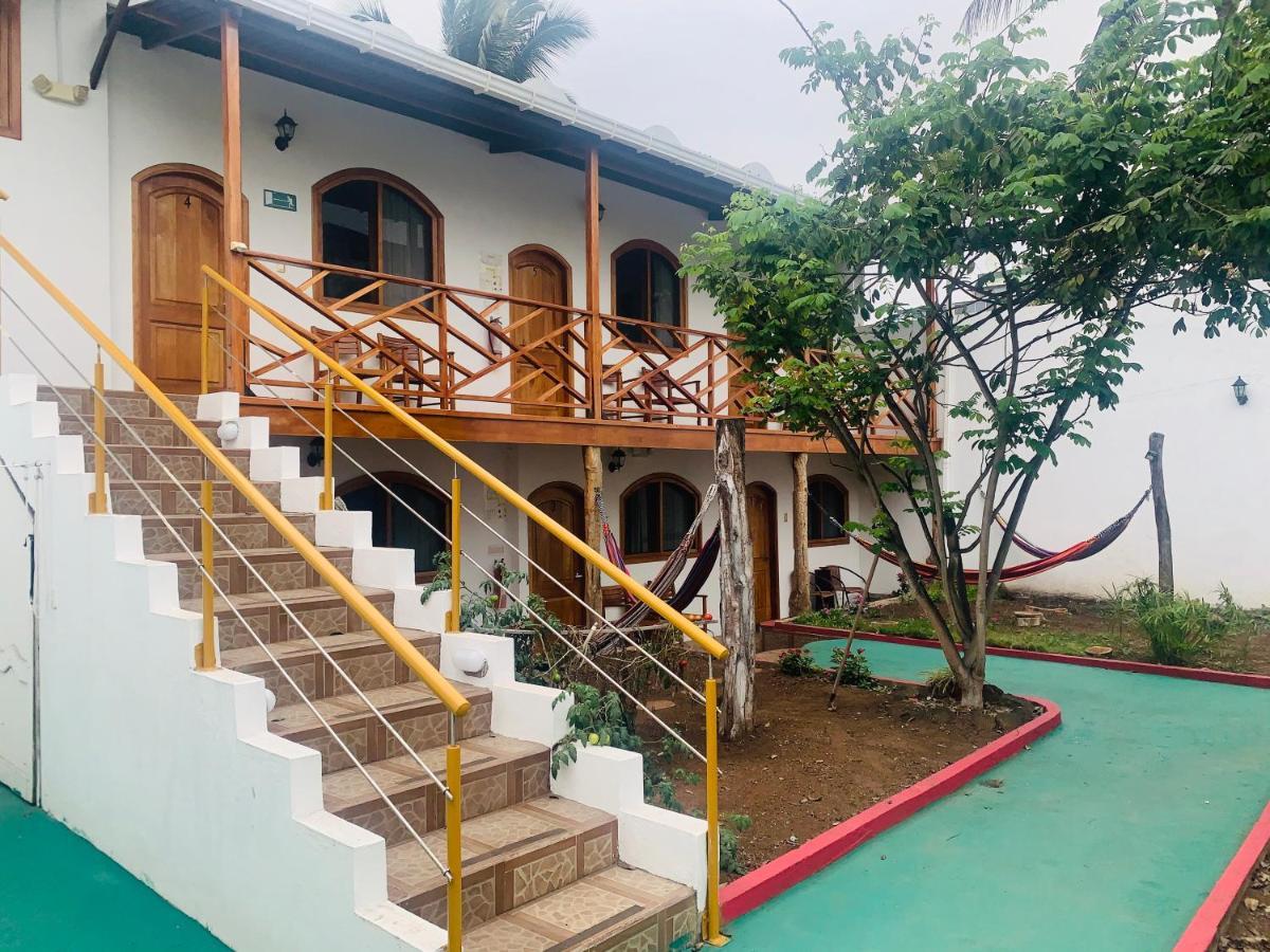 Hostal White House Galapagos Puerto Ayora  Eksteriør billede