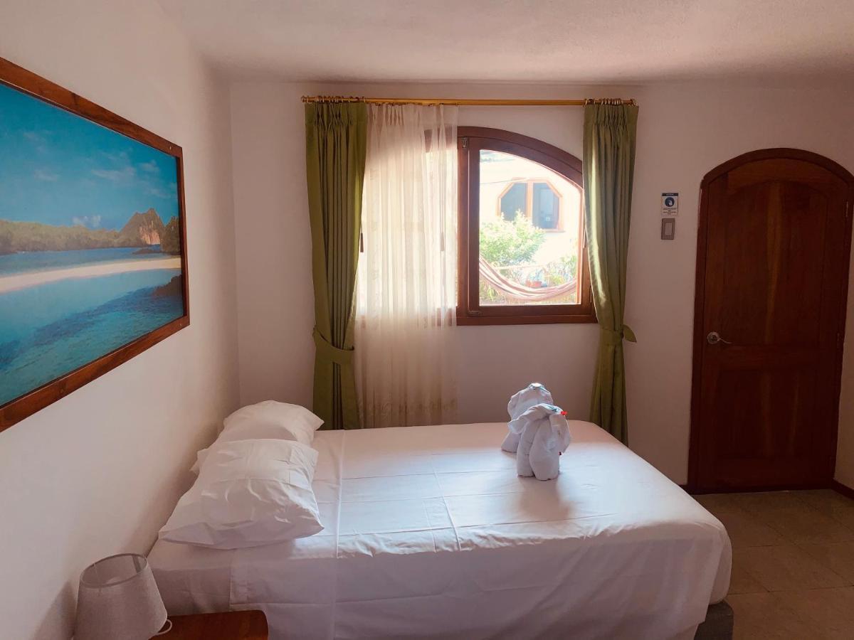 Hostal White House Galapagos Puerto Ayora  Eksteriør billede