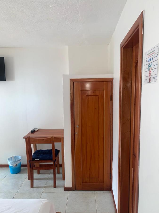 Hostal White House Galapagos Puerto Ayora  Eksteriør billede