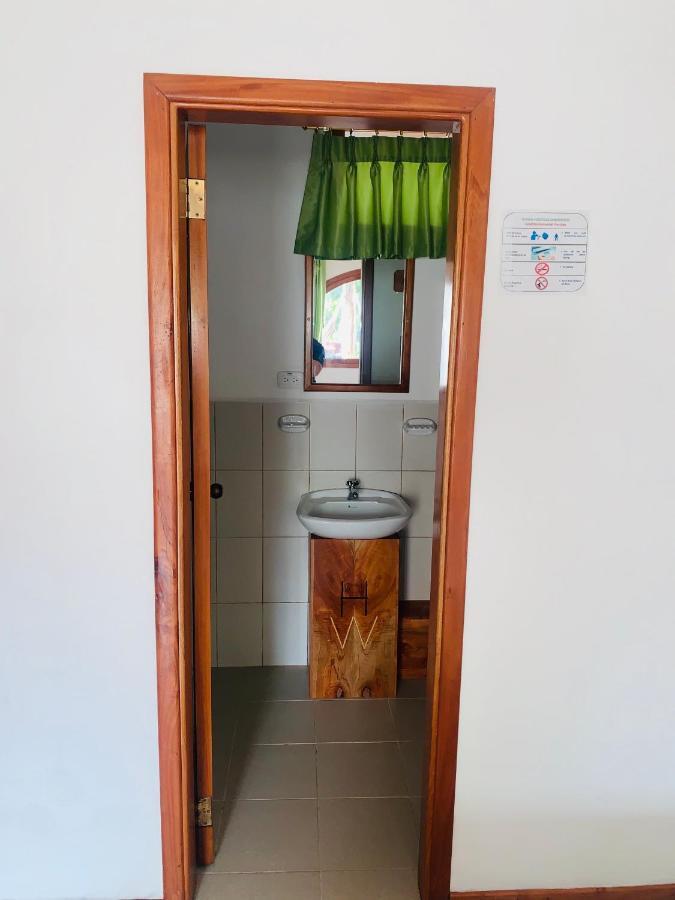 Hostal White House Galapagos Puerto Ayora  Eksteriør billede