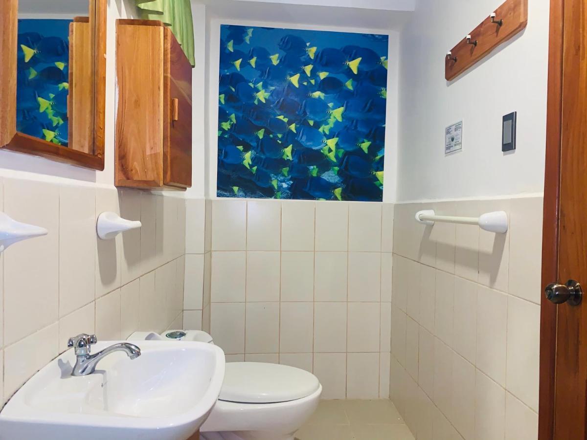 Hostal White House Galapagos Puerto Ayora  Eksteriør billede