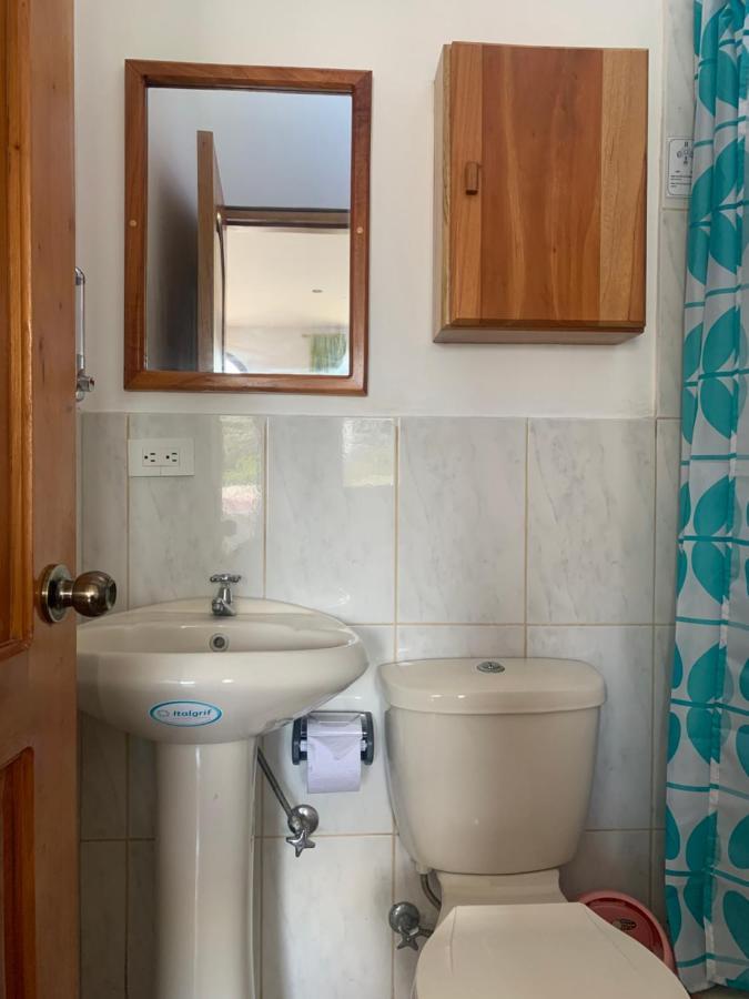 Hostal White House Galapagos Puerto Ayora  Eksteriør billede