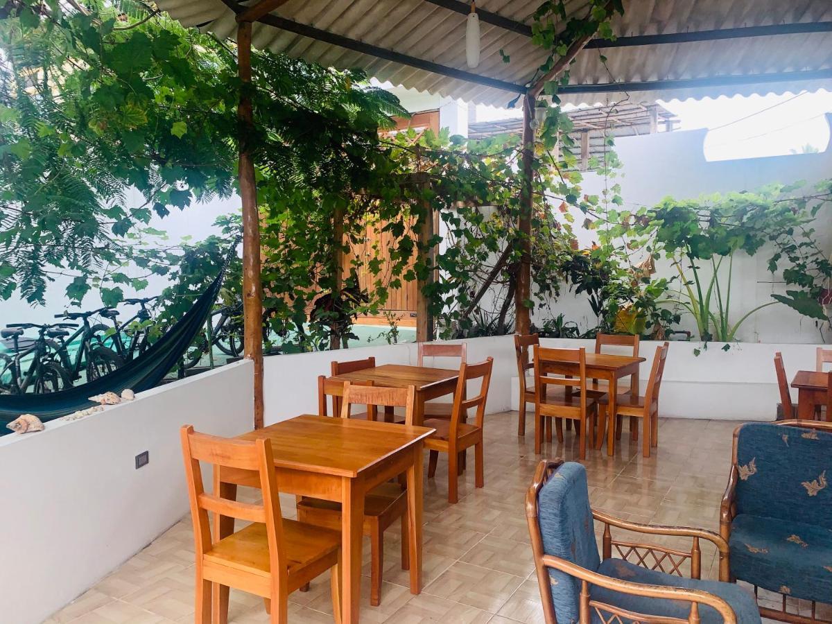Hostal White House Galapagos Puerto Ayora  Eksteriør billede