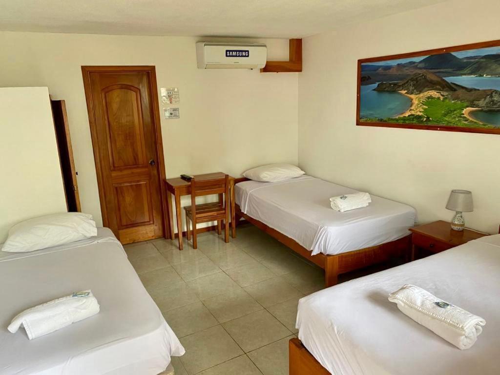 Hostal White House Galapagos Puerto Ayora  Eksteriør billede