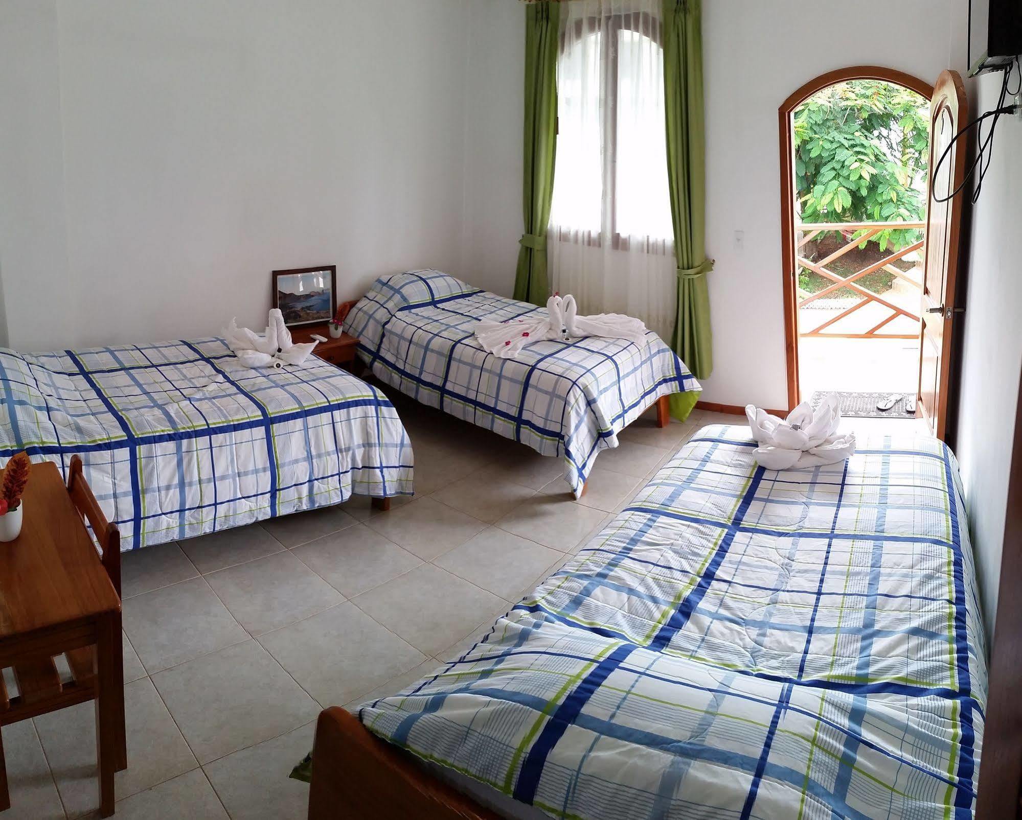 Hostal White House Galapagos Puerto Ayora  Eksteriør billede