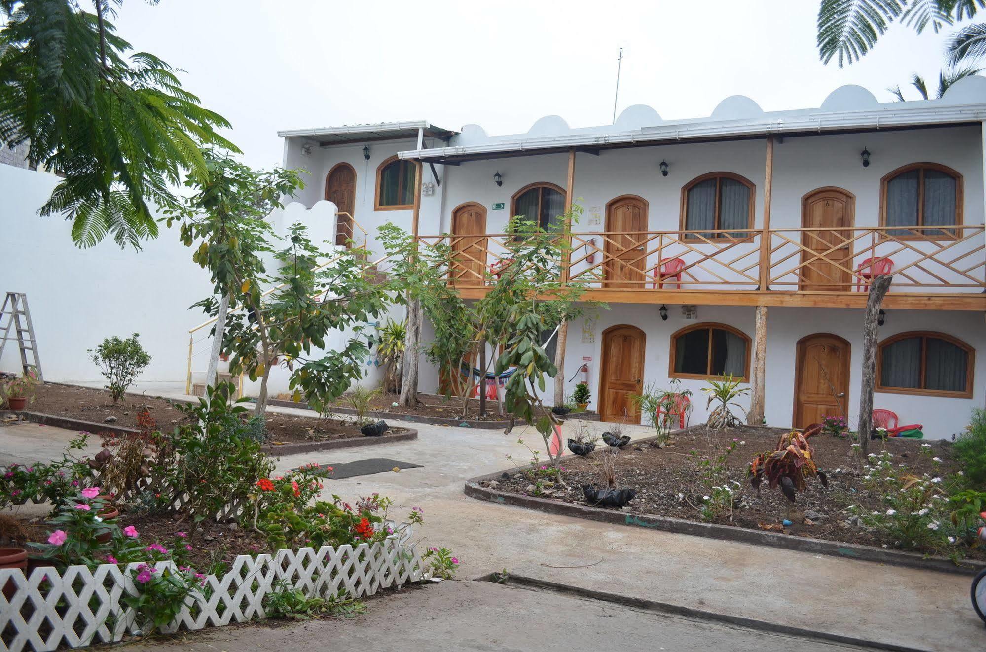 Hostal White House Galapagos Puerto Ayora  Eksteriør billede