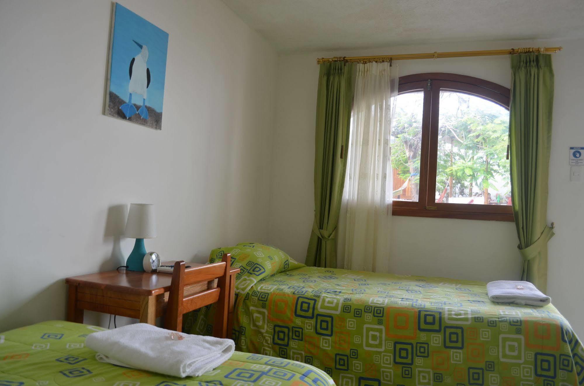 Hostal White House Galapagos Puerto Ayora  Eksteriør billede