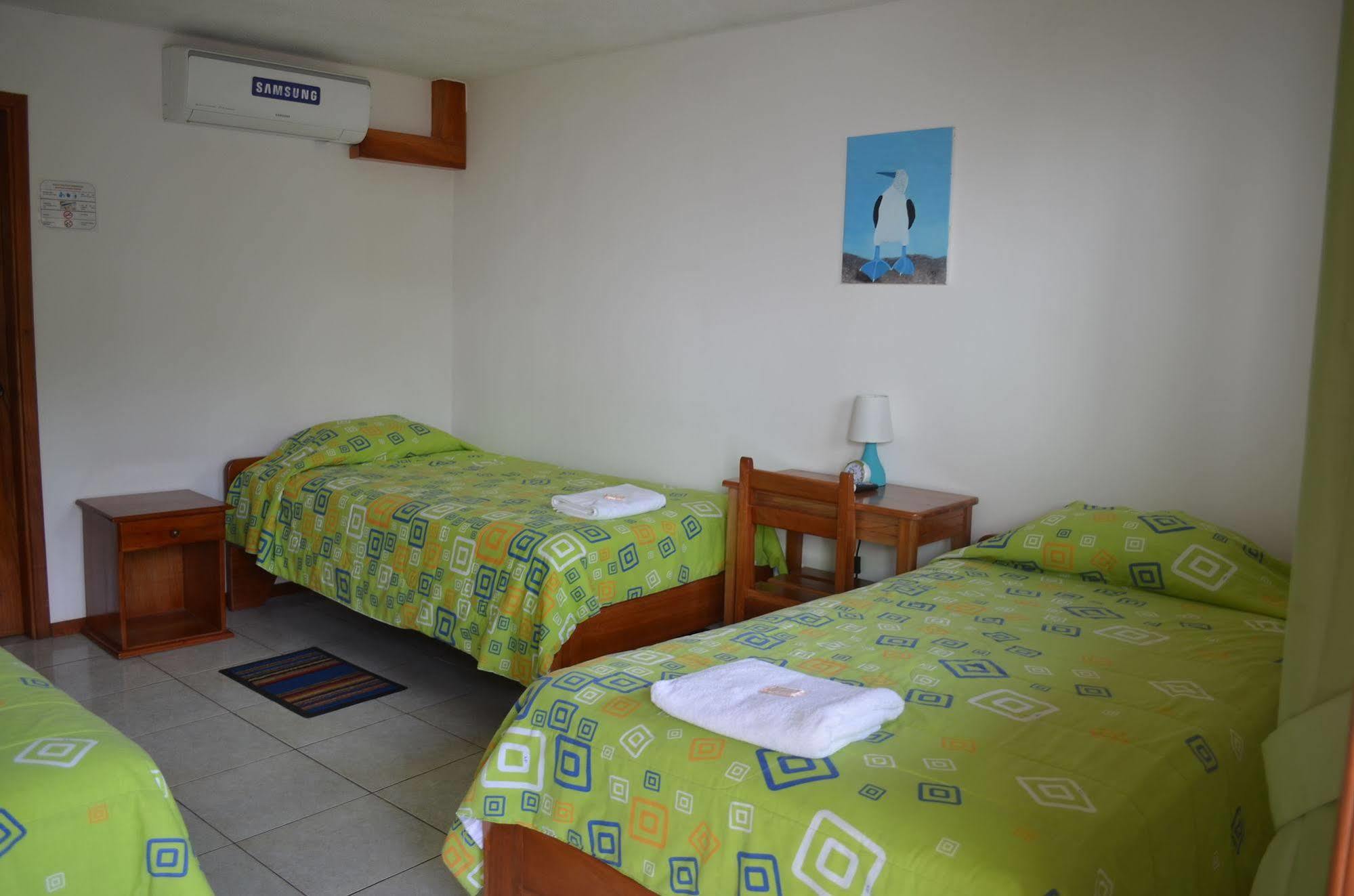 Hostal White House Galapagos Puerto Ayora  Eksteriør billede