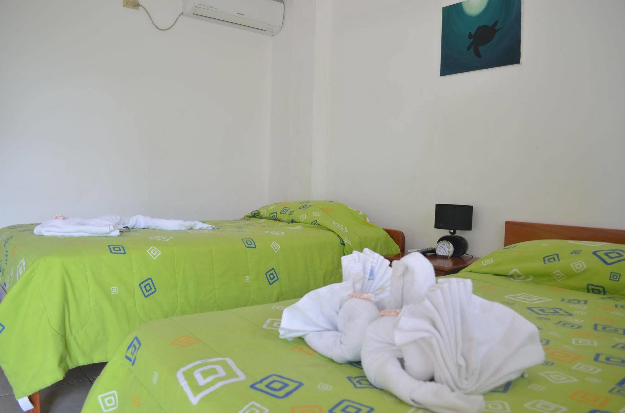 Hostal White House Galapagos Puerto Ayora  Eksteriør billede