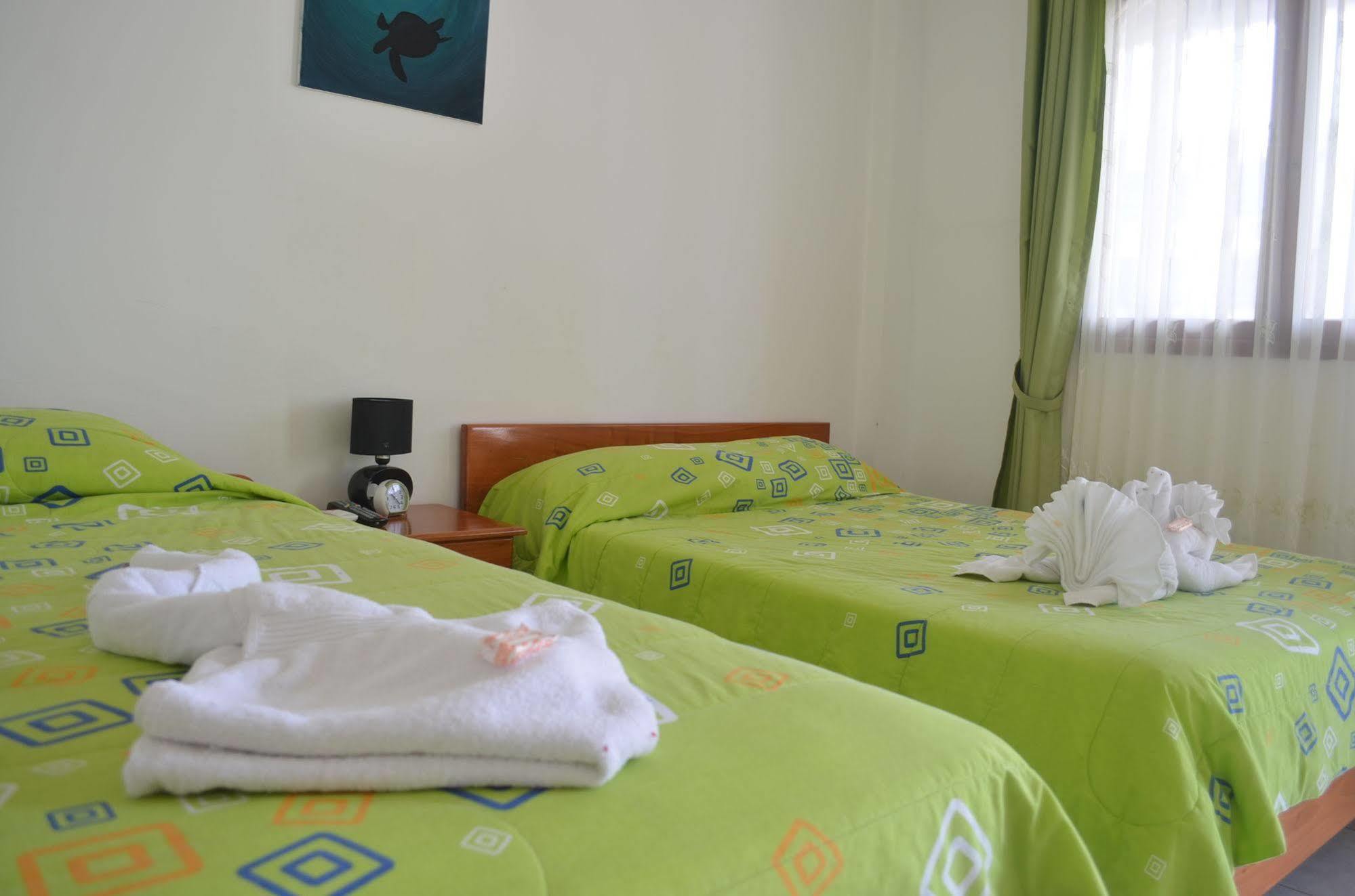 Hostal White House Galapagos Puerto Ayora  Eksteriør billede