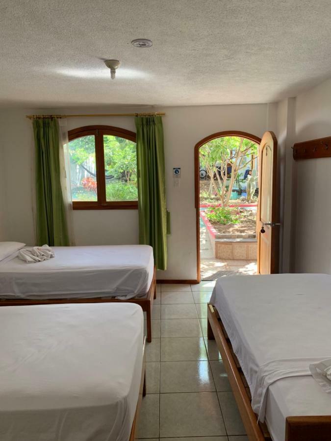 Hostal White House Galapagos Puerto Ayora  Eksteriør billede