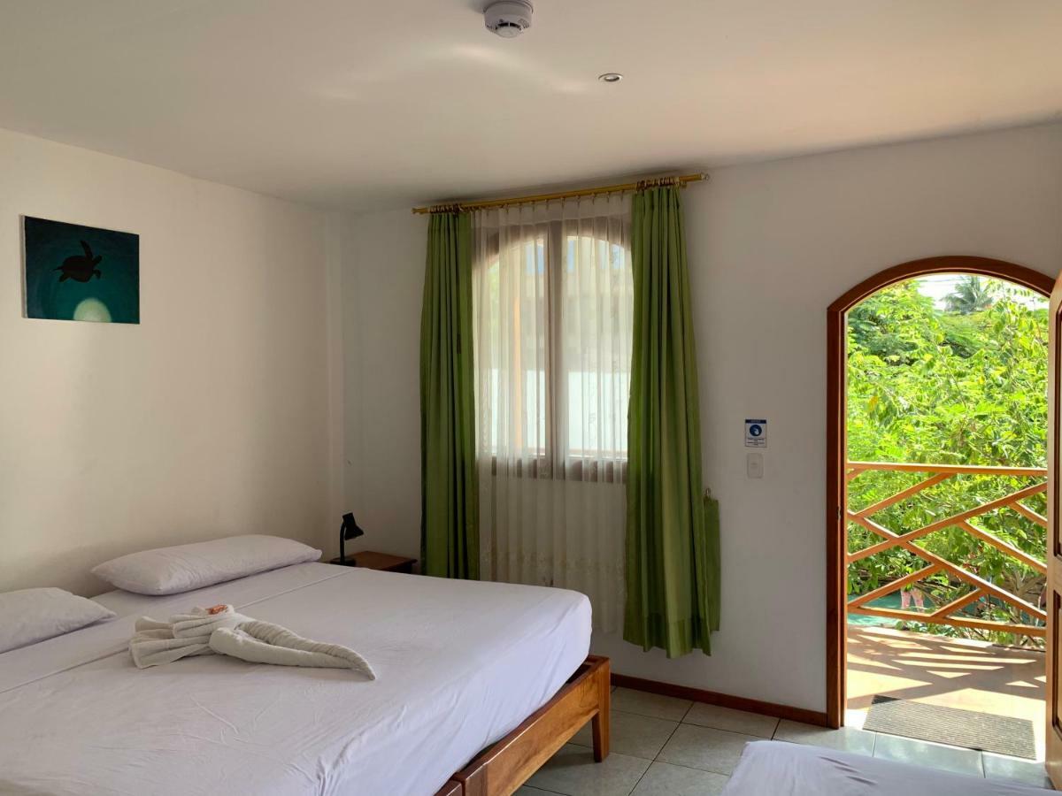 Hostal White House Galapagos Puerto Ayora  Eksteriør billede
