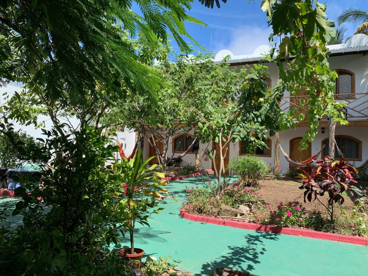 Hostal White House Galapagos Puerto Ayora  Eksteriør billede